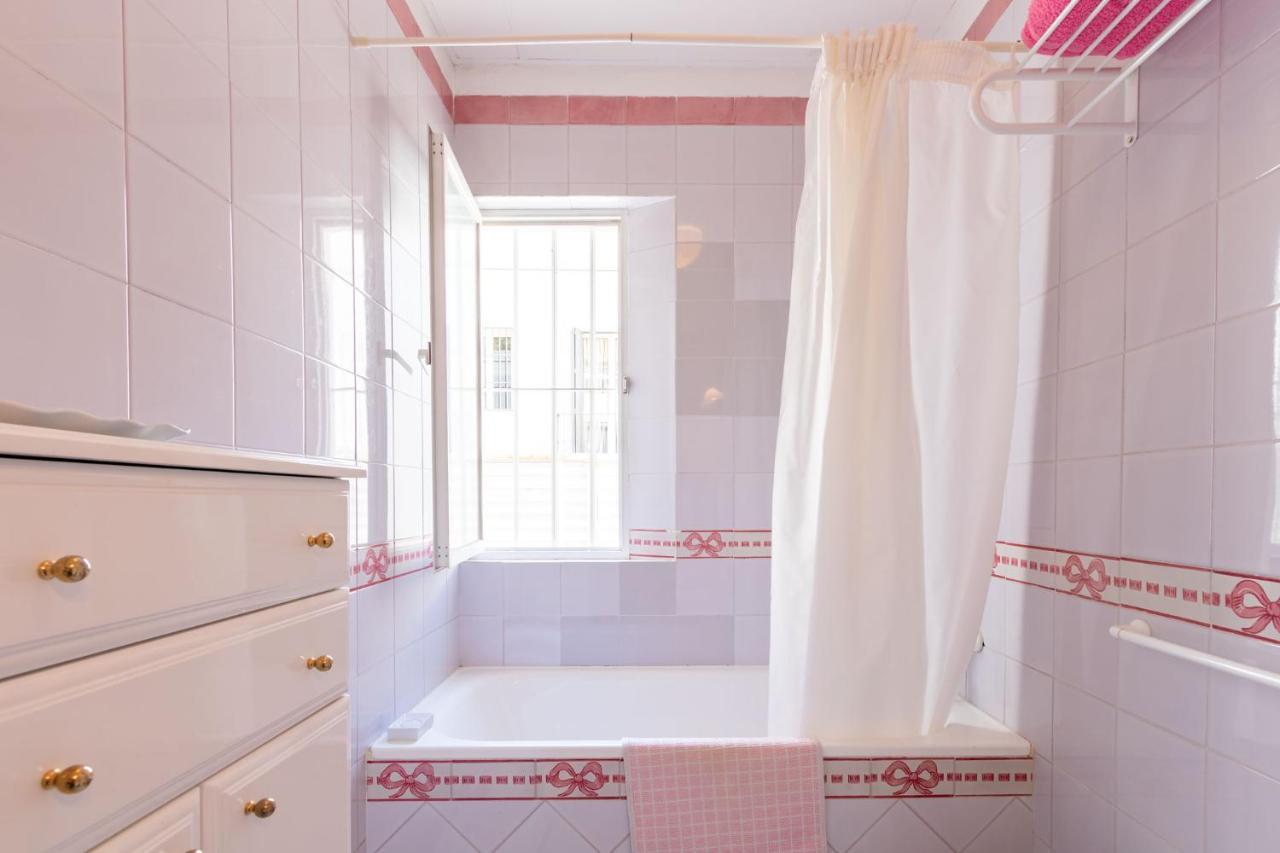 Holiday Apartment, 2 Pax, Historical Center Sevilla Eksteriør billede